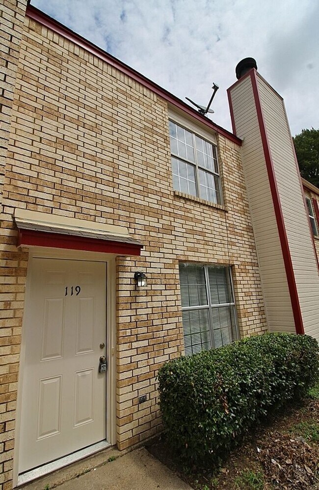 Recently Remodeled 2Story 2/1.5 Townhome 119 Austin Stone Dr Duncanville TX 75137