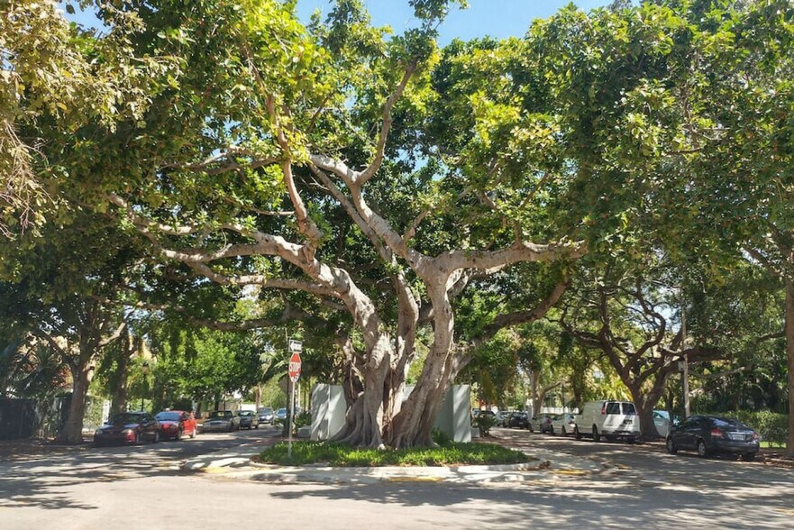 Building Photo - 1375 SW 6th St