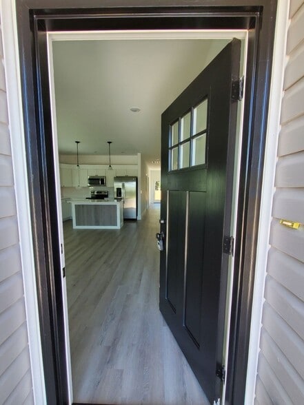 Building Photo - 818 Berry Rd