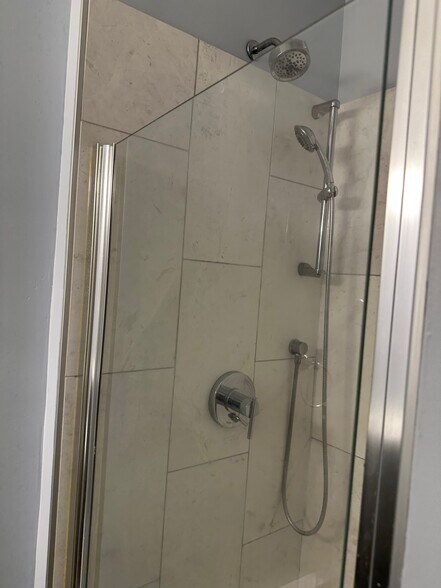 Building Photo - 1432 W Jonquil Ter