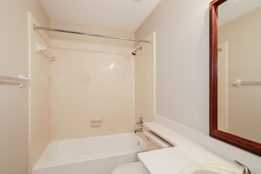 Building Photo - 1752 St Ives Dr