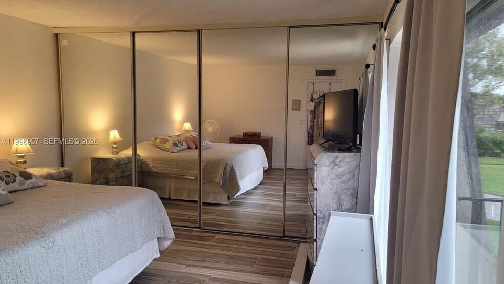 Building Photo - 1544 Forest Lakes Cir