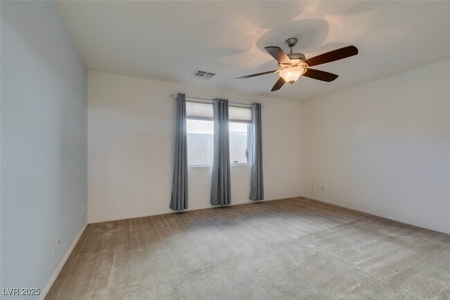 Building Photo - 10465 Saddle Mountain St