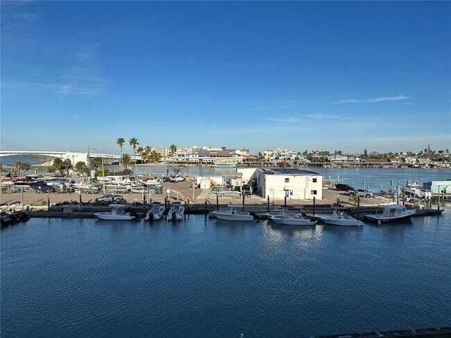 Building Photo - 1 Key Capri