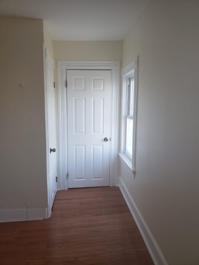 Building Photo - 137 Central Ave