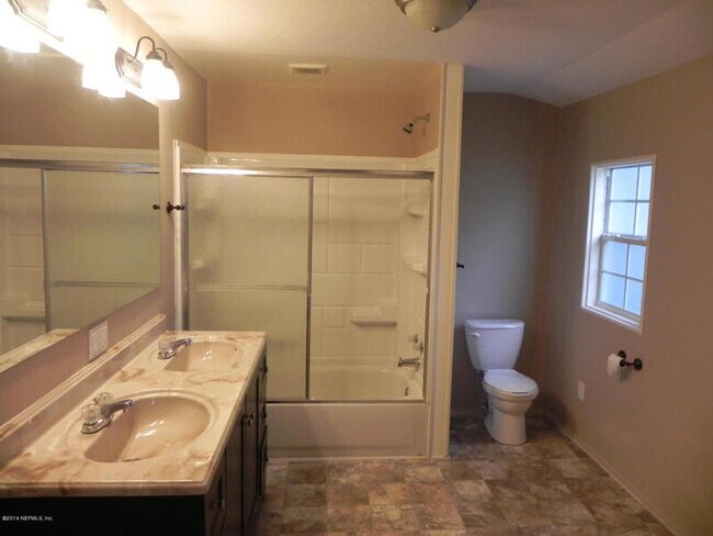 Building Photo - 2704 Spring Park Rd