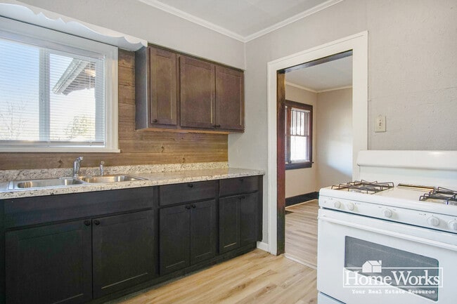 Building Photo - 3610 Vine St