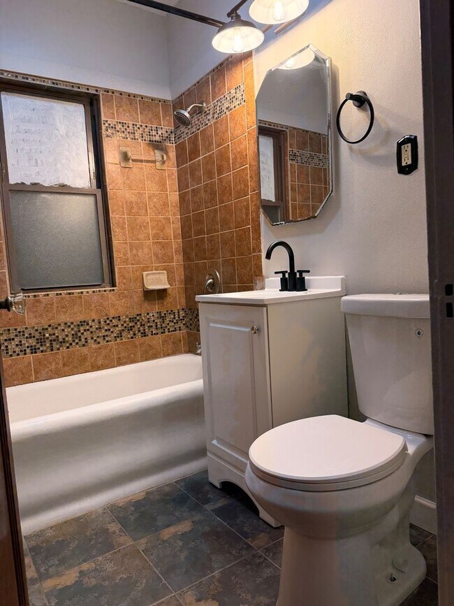 Building Photo - 4624 N 30th St