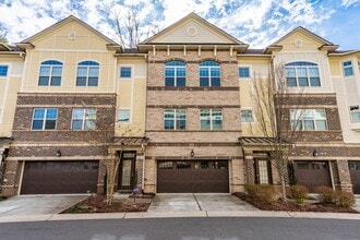 Building Photo - 321 View Dr