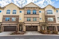 Building Photo - 321 View Dr