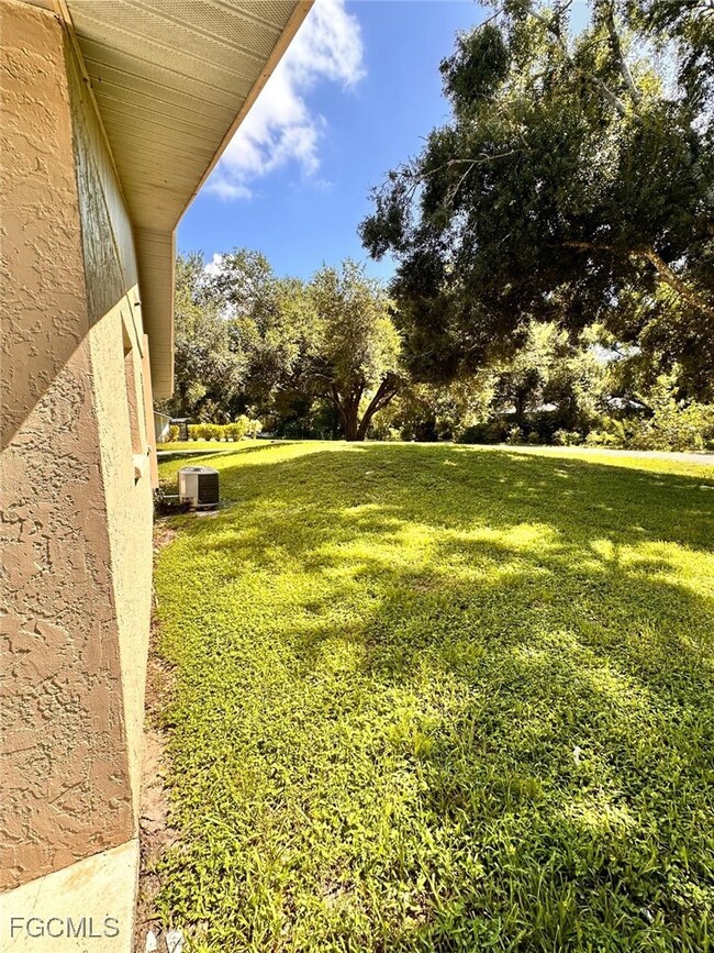 Building Photo - 16363 Teresa Ln