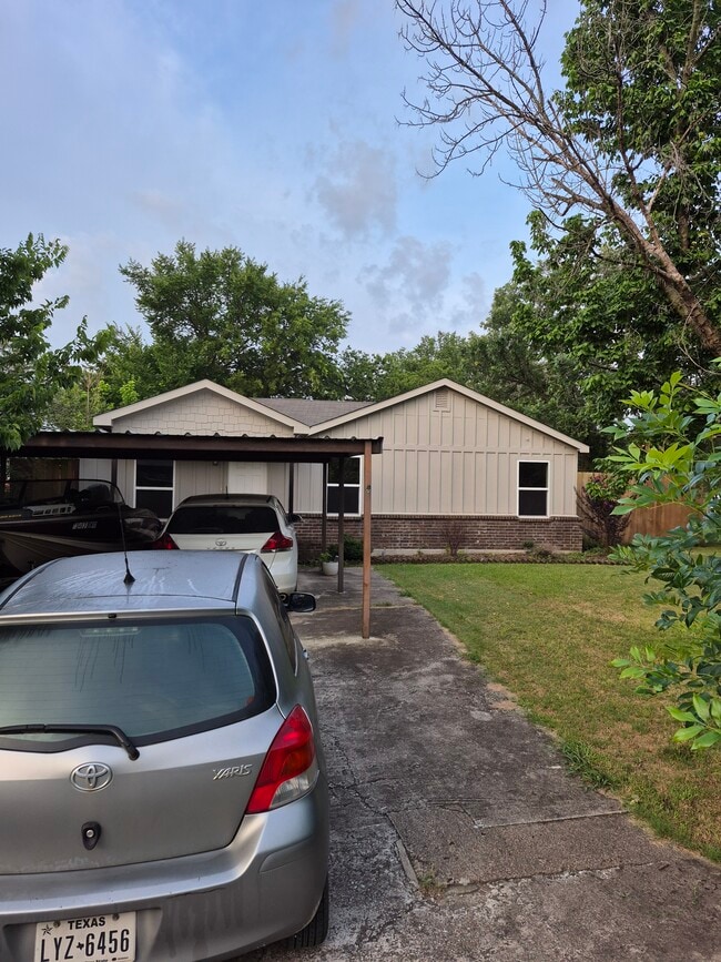 Primary Photo - 912 W Willow St