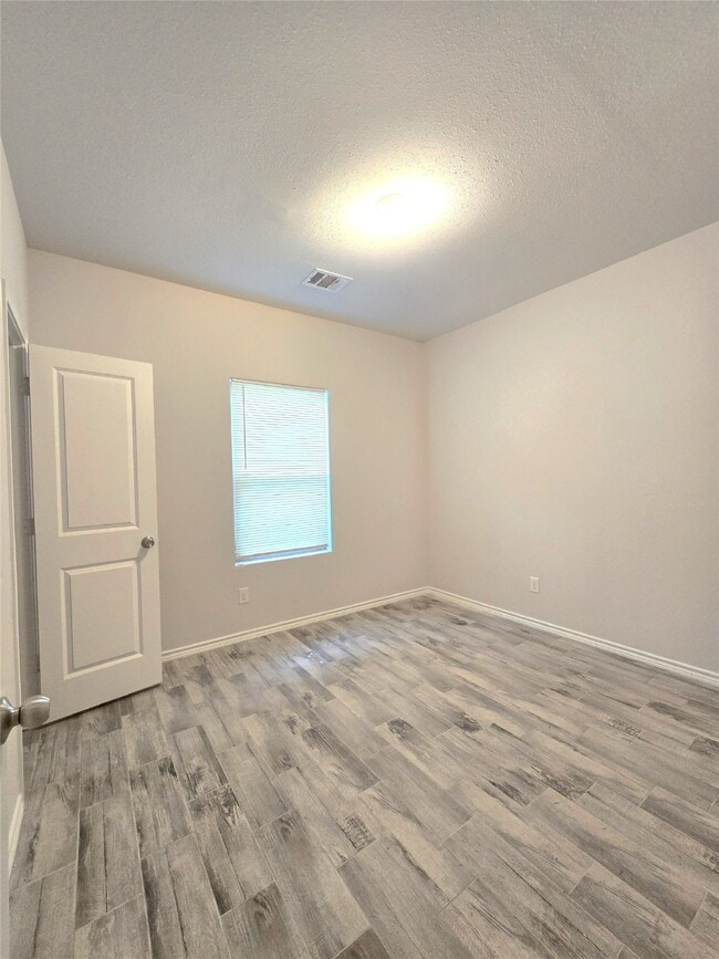 Building Photo - 4410 Larkspur St
