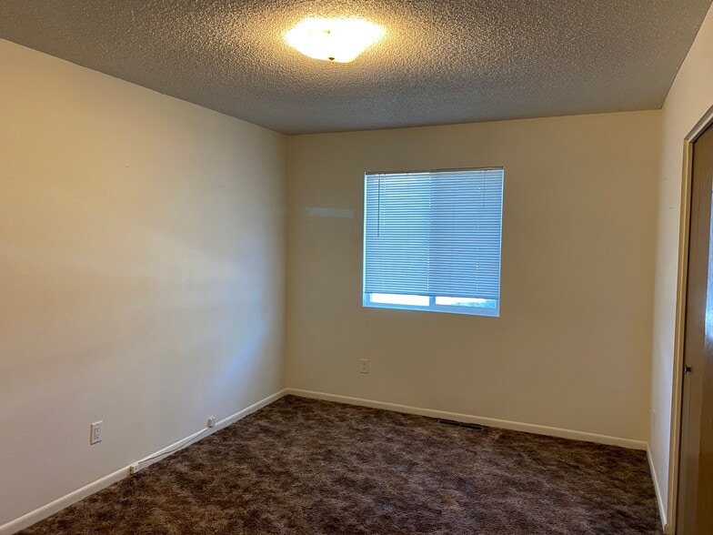Front Bedroom - 684 Cedar St