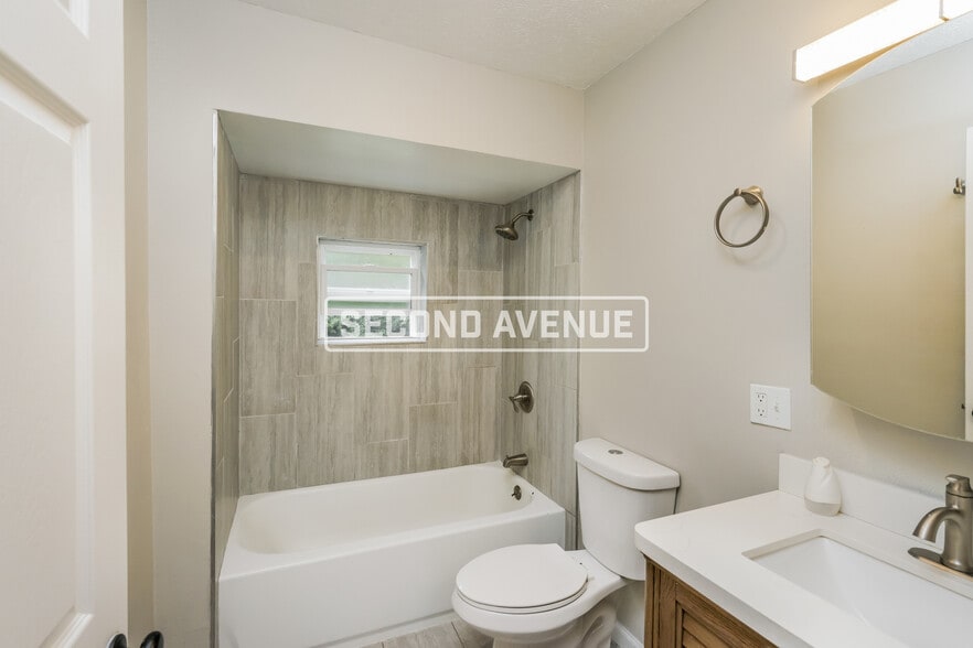 Building Photo - 916 Fairbanks Ave