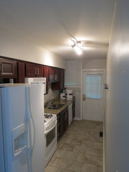 Galley Kitchen - 1532 N College Ave