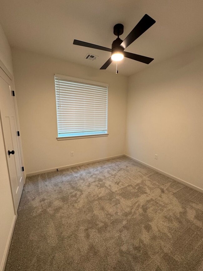 Building Photo - 3 Bed | 2 Bath Luxury Duplex | The Flats o...