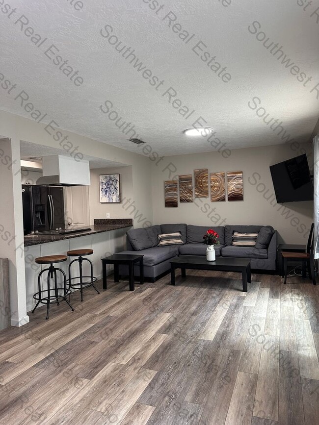 Building Photo - Spacious 2 story condo.