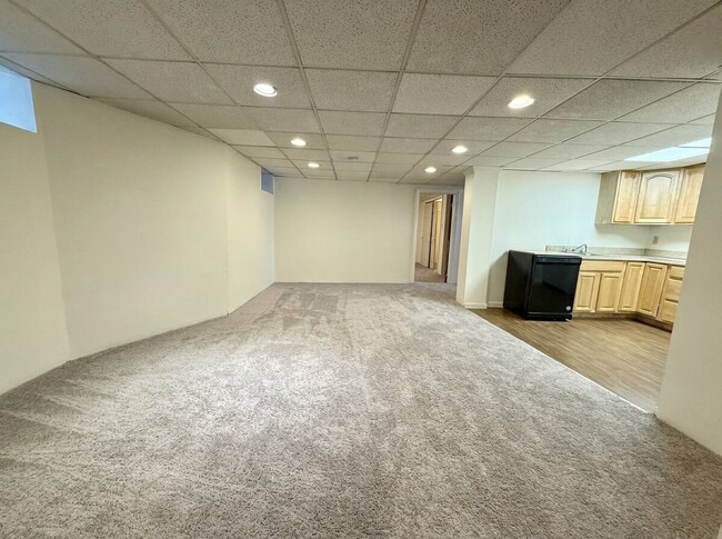 Building Photo - 604 Primos Ave