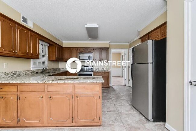 Building Photo - 5 Bedroom Pet-Friendly Home in Cordova, TN with Main Street Renewal