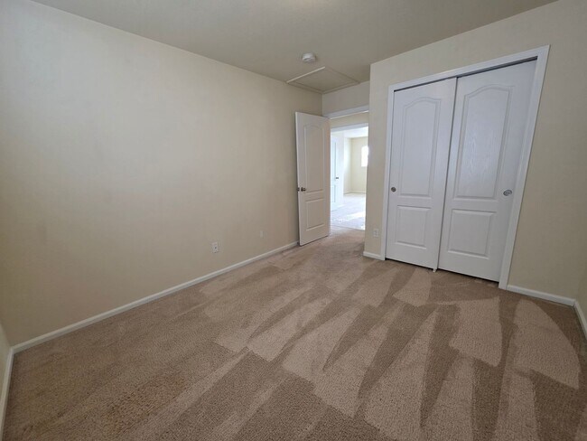 Building Photo - 874 Diamond Rim Dr