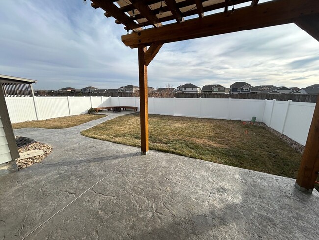 Building Photo - Spacious 4BR with Modern Upgrades and Comp...