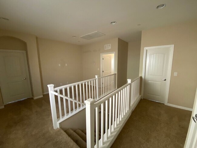 Building Photo - Henderson 3 Bedroom Single Family Home!