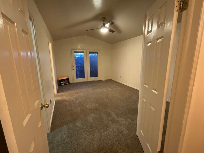 Building Photo - 1097 E 5100 S