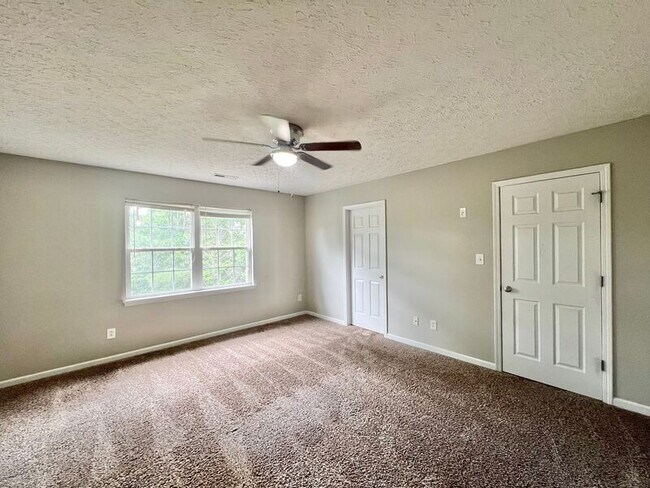 Building Photo - 2019 Spring Creek Dr