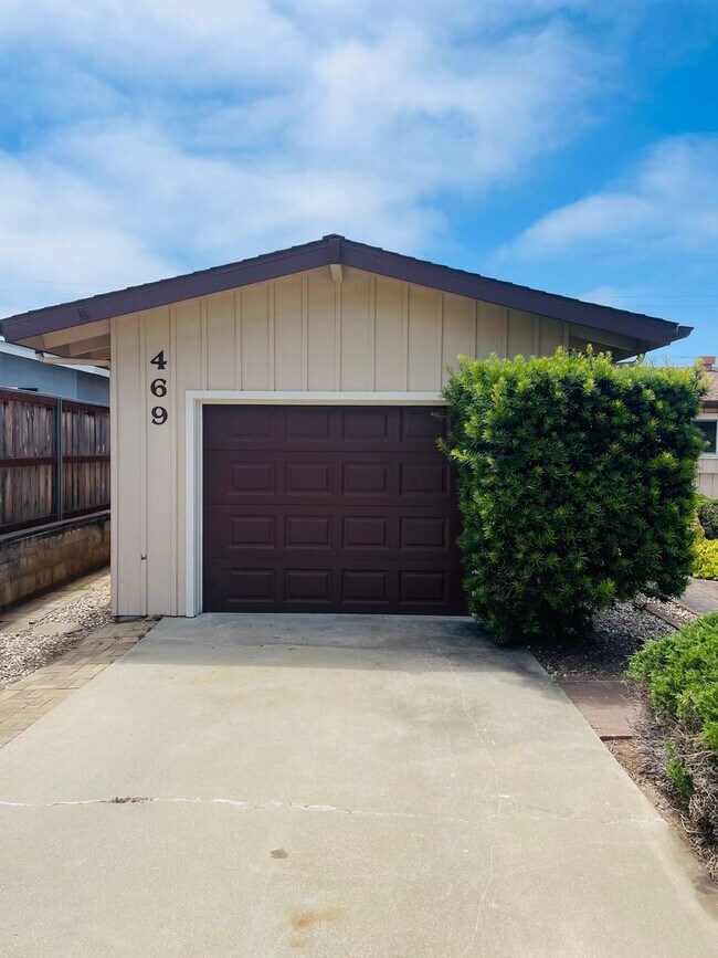 Building Photo - Three bedroom home in The Heights area of Morro Bay