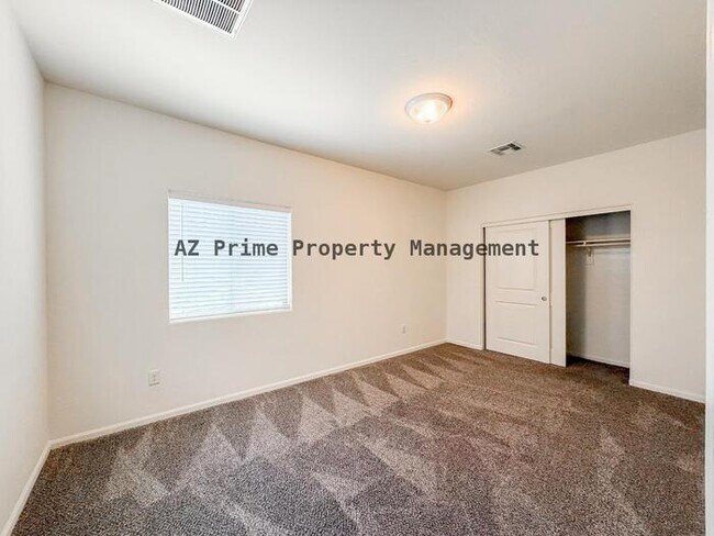 Building Photo - 1741 W Pollack St