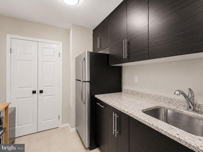 Building Photo - 12703 Lotte Dr
