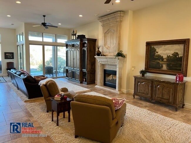Building Photo - Fully Furnished Home