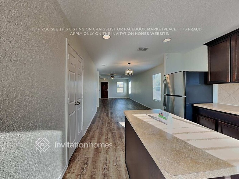 Building Photo - 27305 Paraiso Manor