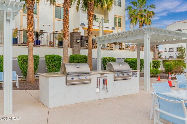 Building Photo - 2511 W Queen Creek Rd