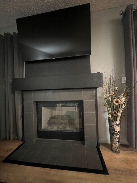 Building Photo - 7904 Greycrest Ct
