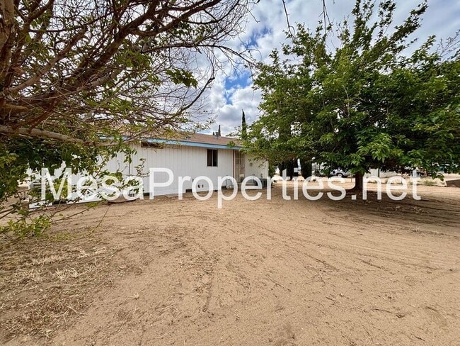 Building Photo - 9964 Arroyo Ave