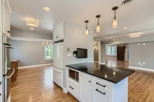 Building Photo - 4330 Wilson St, Minnetonka, MN, 55345