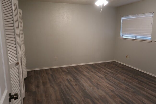 Building Photo - 15326 McConn St