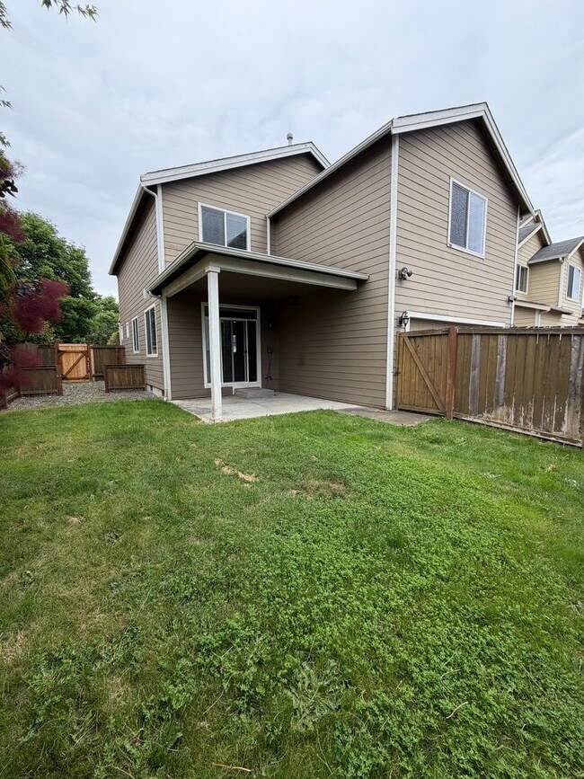 Building Photo - 1415 Grindstone Dr SE
