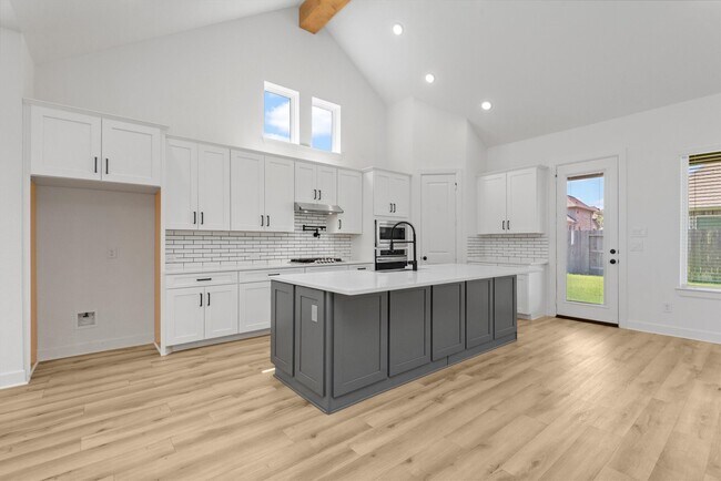 Building Photo - 15240 Hemingway Heights Dr