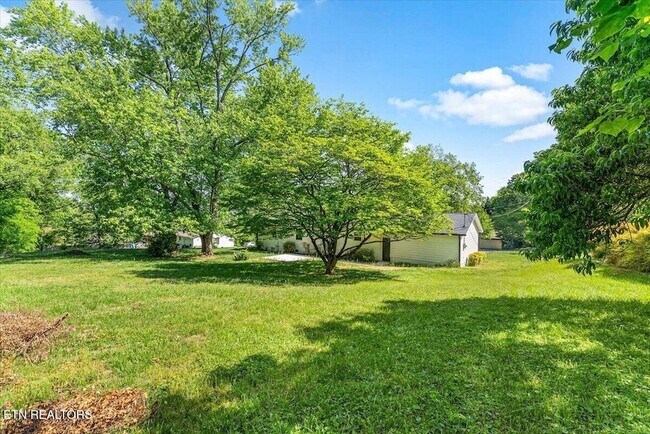 Building Photo - 221 Medford Rd