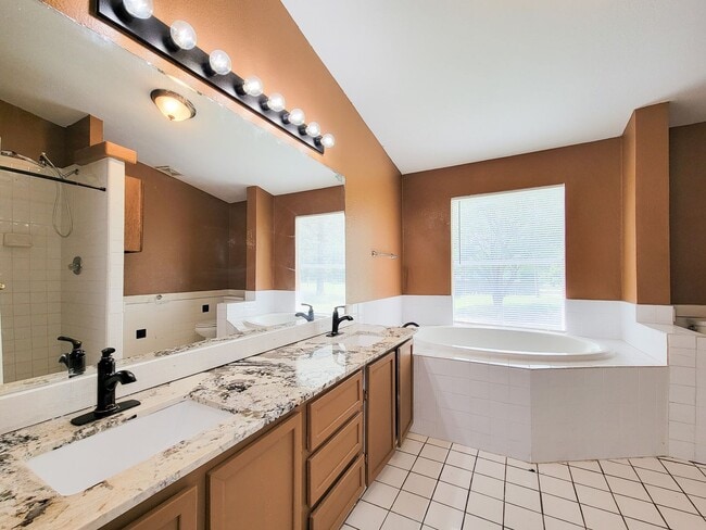 Building Photo - 20284 Forest Woods Ln