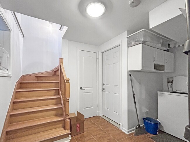 Building Photo - 6766 N Onarga Ave