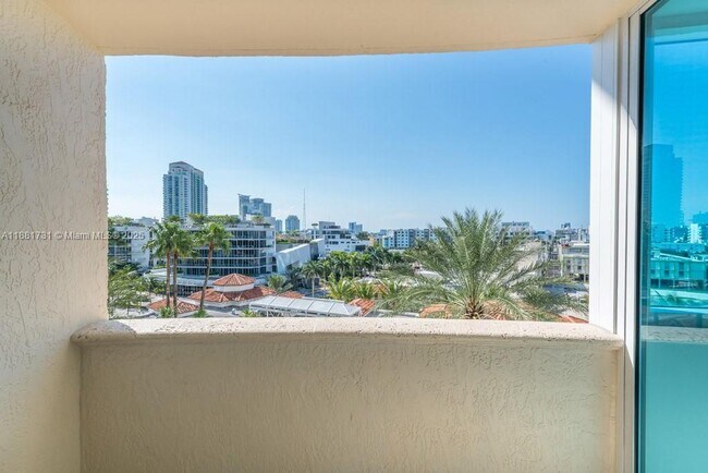 Building Photo - 300 South Pointe Dr