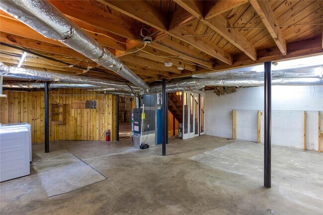 Building Photo - 2663 Hicks Rd