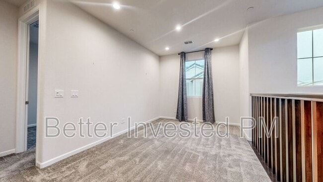 Building Photo - 2039 Karen Pl