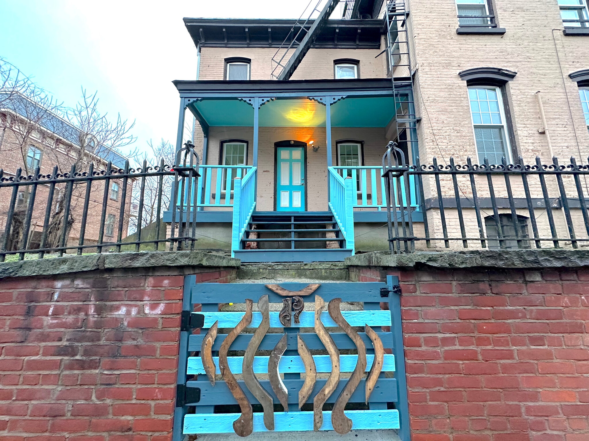 Building Photo - 58 Dubois St