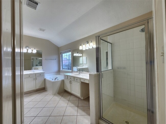 Building Photo - 1408 S Friendswood Dr