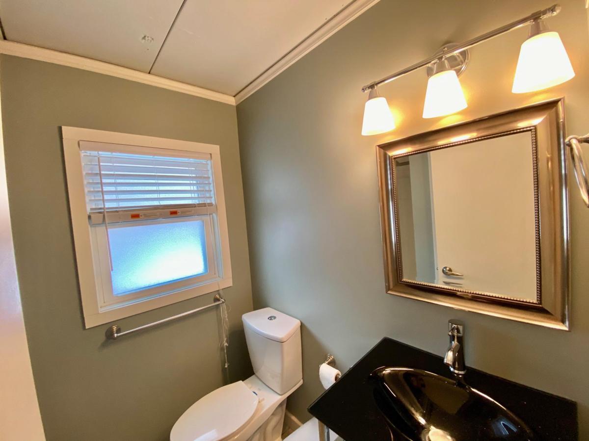 Building Photo - 1808 3rd Ave